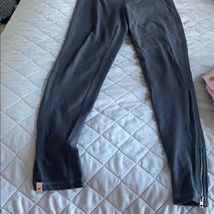 Hollister leggings with zipper size XS